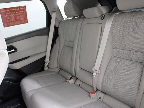 Certified 2025 Nissan Rogue SV image 21