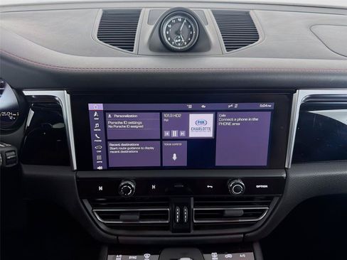 Certified 2023 Porsche Macan S AWD/4WD image 18