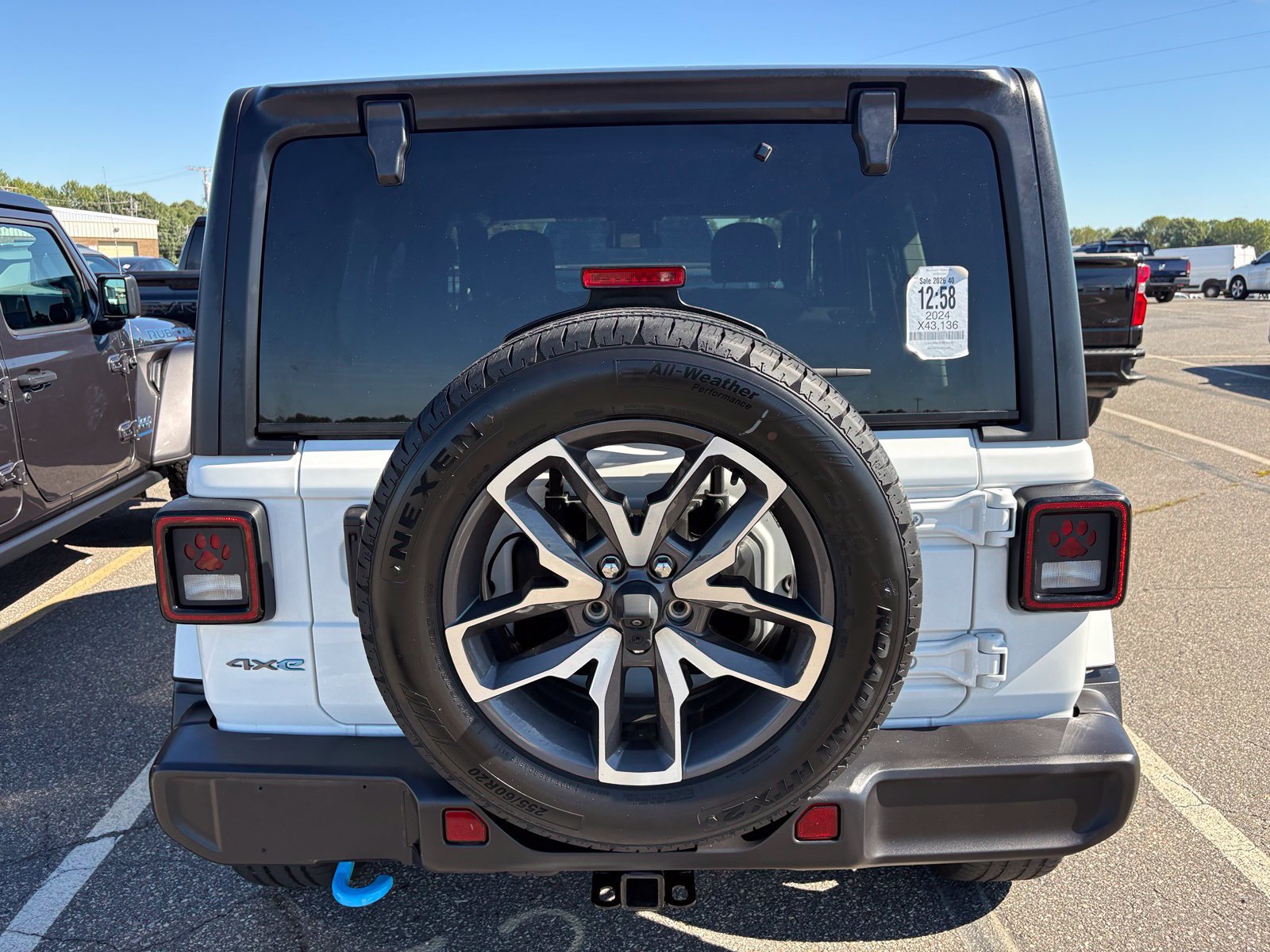 Used 2024 Jeep Wrangler Unlimited w/ Dual Top Group AWD/4WD image 4
