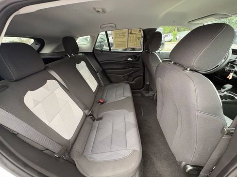 Used 2025 Chevrolet Trax LS FWD image 19