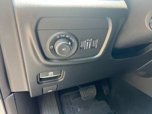 Used 2024 Jeep Grand Cherokee L Limited w/ Luxury Tech Group II AWD/4WD image 8