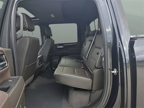 Used 2024 GMC Sierra 3500 Denali w/ Denali Reserve Package image 40