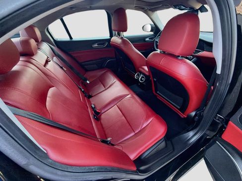 Used 2019 Alfa Romeo Giulia w/ Quick Order Package 22K Sport RWD image 28