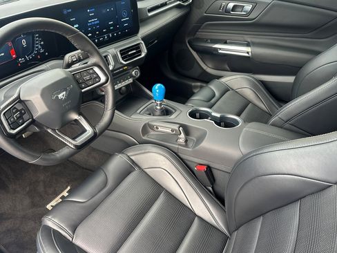 Used 2025 Ford Mustang GT Premium w/ GT Performance Package image 9
