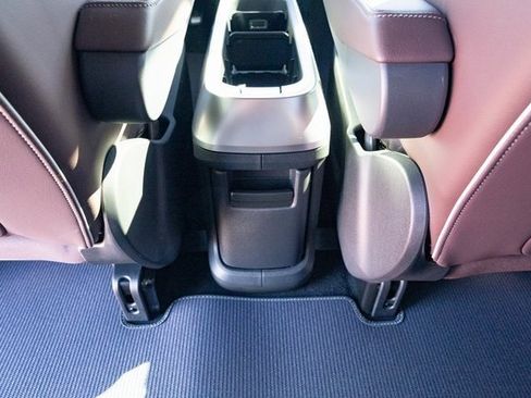 New 2025 Volkswagen ID. Buzz Pro S image 34