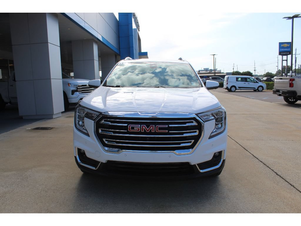 Used 2022 GMC Terrain SLT w/ Infotainment Package II FWD image 3