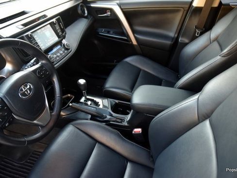 Used 2016 Toyota RAV4 Limited image 8