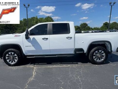 Used 2025 Chevrolet Silverado 2500 Custom w/ Custom Value Package AWD/4WD image 5