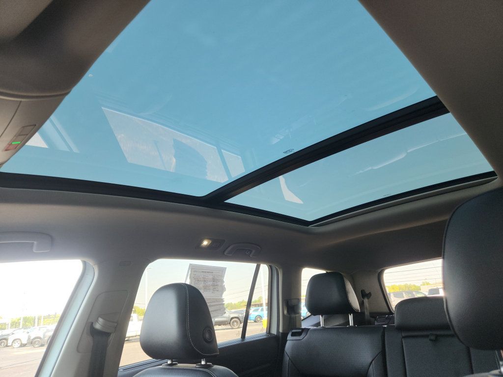 Used 2021 Volkswagen Atlas SE w/ Panoramic Sunroof Package AWD/4WD image 2