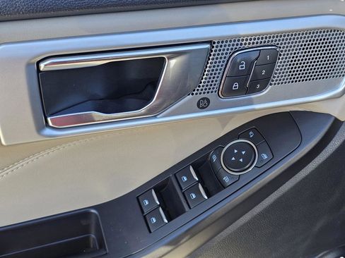 Used 2020 Ford Explorer Limited w/ Class III Trailer Tow Package image 14