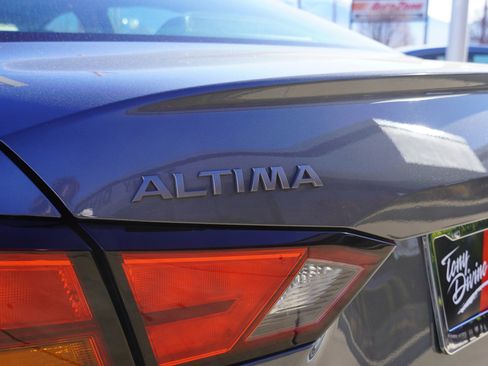 Used 2024 Nissan Altima 2.5 SR w/ SR Premium Package image 16