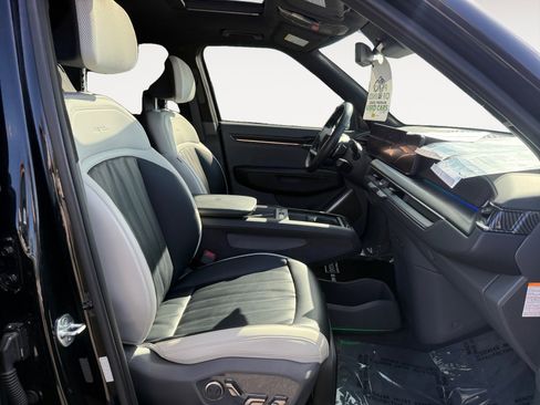 Used 2024 Kia EV9 GT-Line image 19