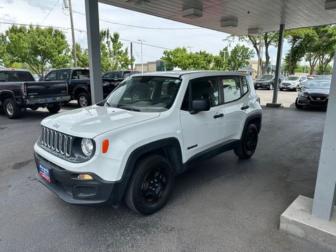 Used 2018 Jeep Renegade Sport w/ Power & Air Group AWD/4WD image 2