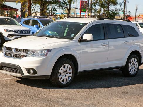 Used 2019 Dodge Journey SE image 8