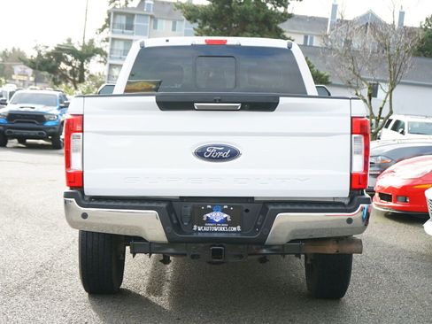 Used 2019 Ford F250 Lariat w/ Lariat Value Package image 4