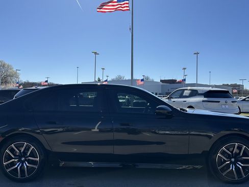 Used 2026 BMW i7 xDrive60 w/ Executive Package AWD/4WD image 11