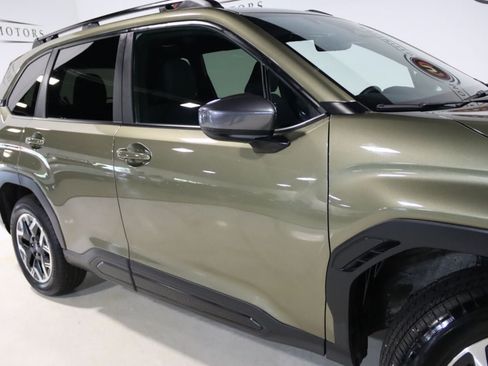 Used 2026 Subaru Forester Premium AWD/4WD image 9