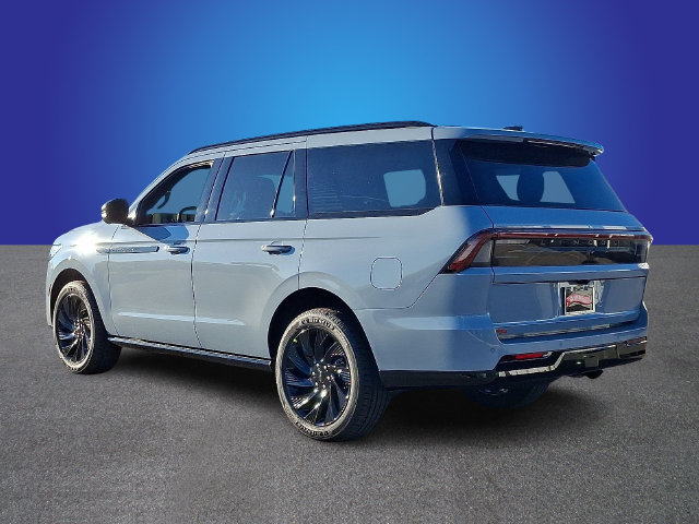 New 2025 Lincoln Navigator Reserve w/ Jet Appearance Package AWD/4WD image 4