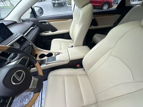 Used 2020 Lexus RX 350L Premium w/ Premium Package image 22