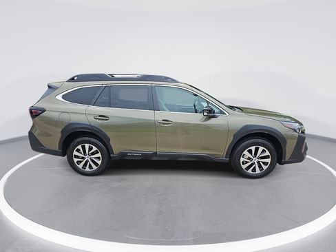 Certified 2024 Subaru Outback Premium w/ Popular Package #1A AWD/4WD image 4