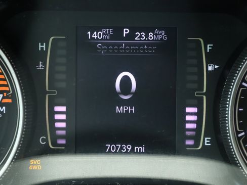 Used 2019 Jeep Cherokee Latitude w/ Cold Weather Group AWD/4WD image 3