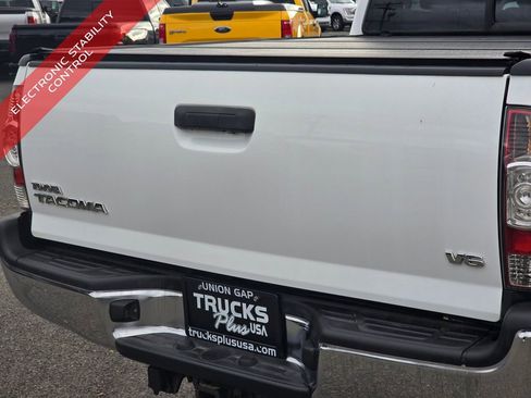 Used 2015 Toyota Tacoma TRD Pro image 15