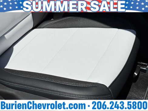 New 2026 Chevrolet Equinox EV LT FWD image 23