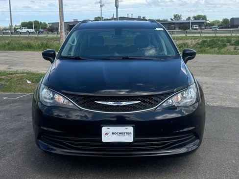 Used 2020 Chrysler Voyager Lxi FWD image 33