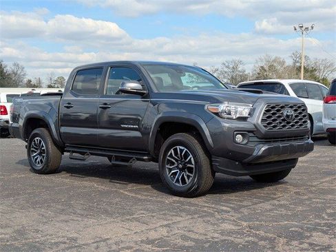 Used 2023 Toyota Tacoma TRD Sport image 2