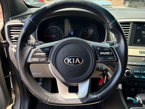 Used 2020 Kia Sportage S w/ S Sunroof Package AWD/4WD image 9