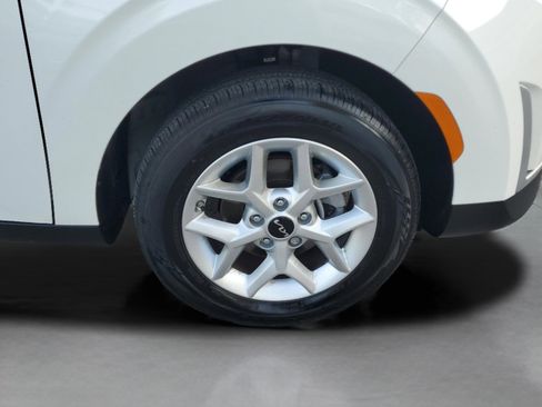 Certified 2025 Kia Soul LX w/ LX Technology Package image 29