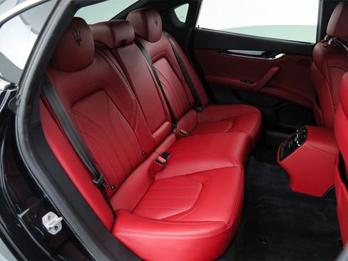 Used 2022 Maserati Quattroporte Modena image 15