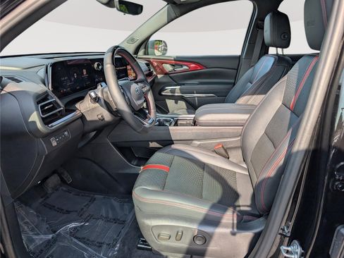 Used 2024 Chevrolet Traverse RS w/ LPO, Floor Liner Package AWD/4WD image 20