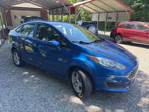 Used 2019 Ford Fiesta SE FWD image 9