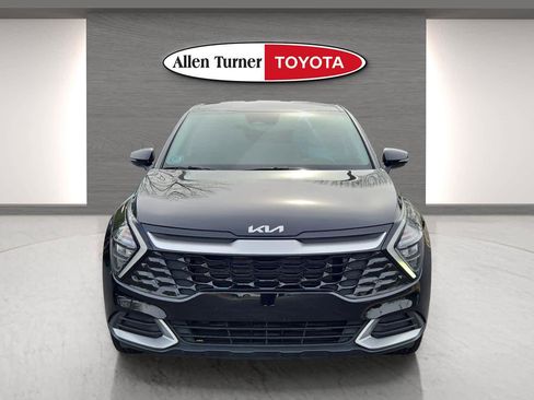 Used 2023 Kia Sportage EX image 4