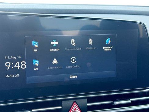 Used 2025 Hyundai Elantra Limited FWD image 12