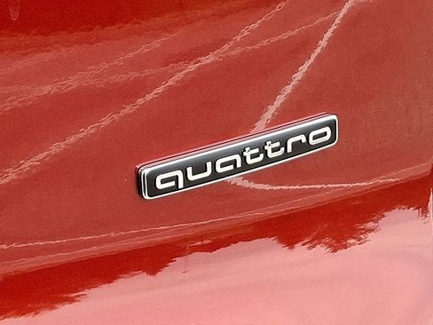 Used 2025 Audi Q5 Premium w/ 19" Wheel Package AWD/4WD image 12