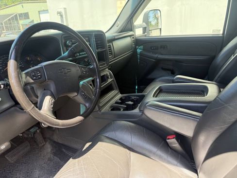 Used 2003 Chevrolet Silverado 2500 LT w/ Skid Plate Package AWD/4WD image 8