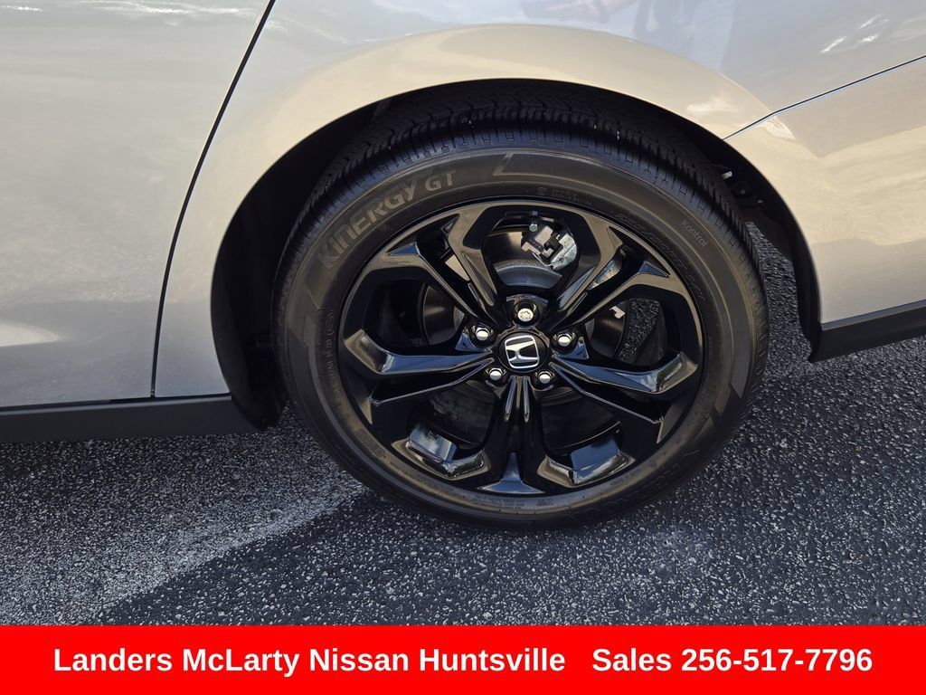 Used 2025 Honda Accord SE image 12