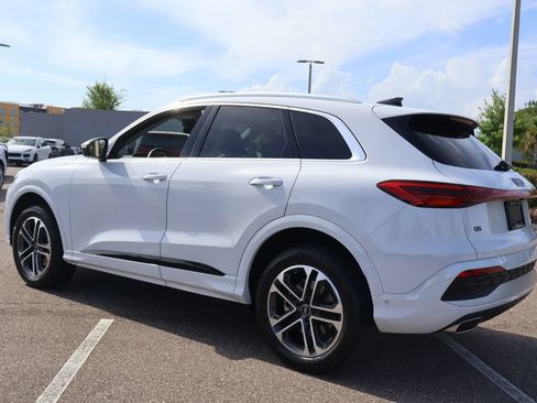 Used 2025 Audi Q5 Premium w/ Convenience Package AWD/4WD image 3