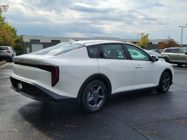 New 2026 Kia K4 FWD image 4