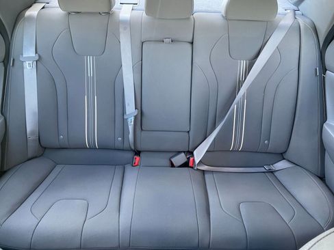 Used 2025 Hyundai Elantra SEL image 38