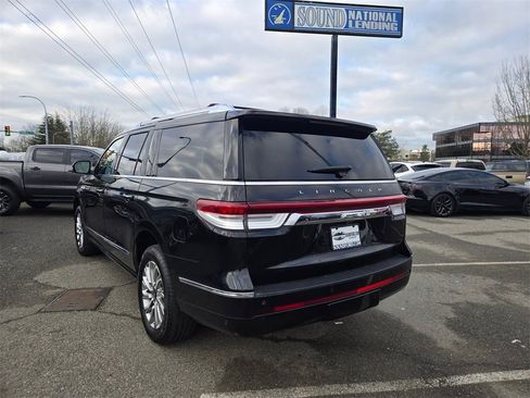 Used 2024 Lincoln Navigator L 4WD image 7