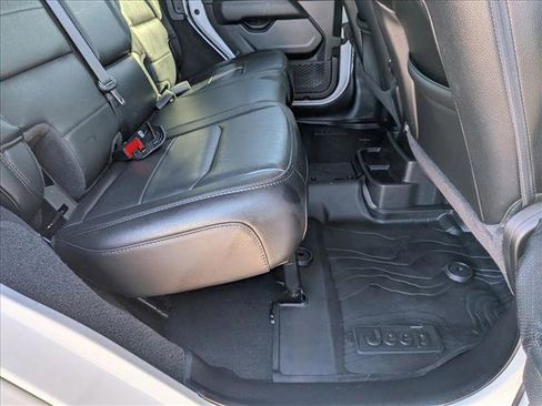 Used 2021 Jeep Wrangler Unlimited Sahara image 20