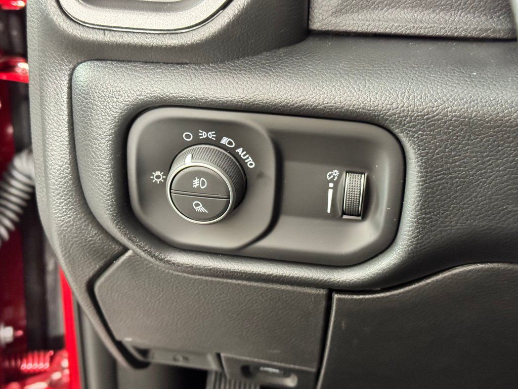 New 2026 RAM 2500 Tradesman AWD/4WD image 23
