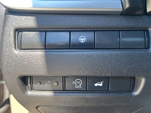 Certified 2025 Nissan Rogue SV w/ SV Premium Package image 19