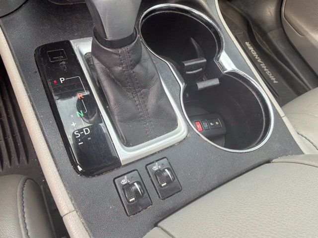 Used 2017 Toyota Highlander XLE AWD/4WD image 15