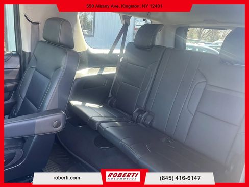 Used 2020 Chevrolet Suburban LT w/ Luxury Package image 23