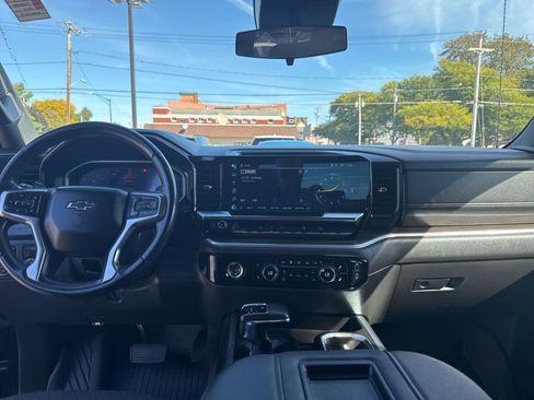 Used 2022 Chevrolet Silverado 1500 RST image 13