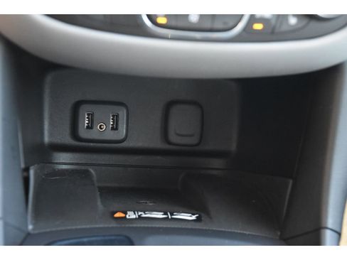 Used 2018 Chevrolet Equinox Premier image 36